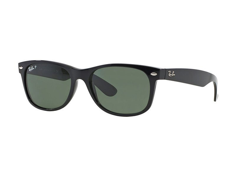 Ray-Ban sunglasses in an elegant black 
