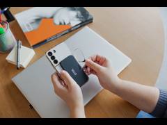 Válle Mini Mobile – Compact Armless Reading Glasses 